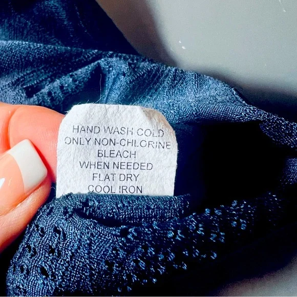 J Valdi Women’s Navy Blue 3/4 sleeve Swim Cover Up Size Medium - Picture 9 of 9